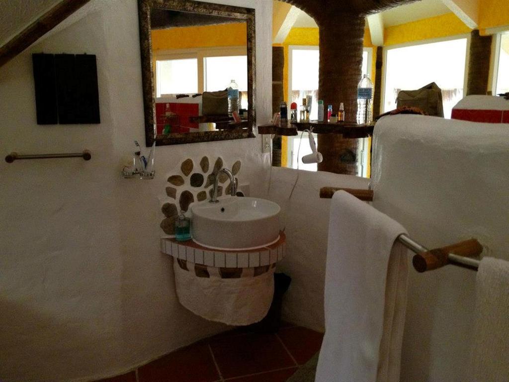 Kokays Maldito Dive Resort Logon Oda fotoğraf